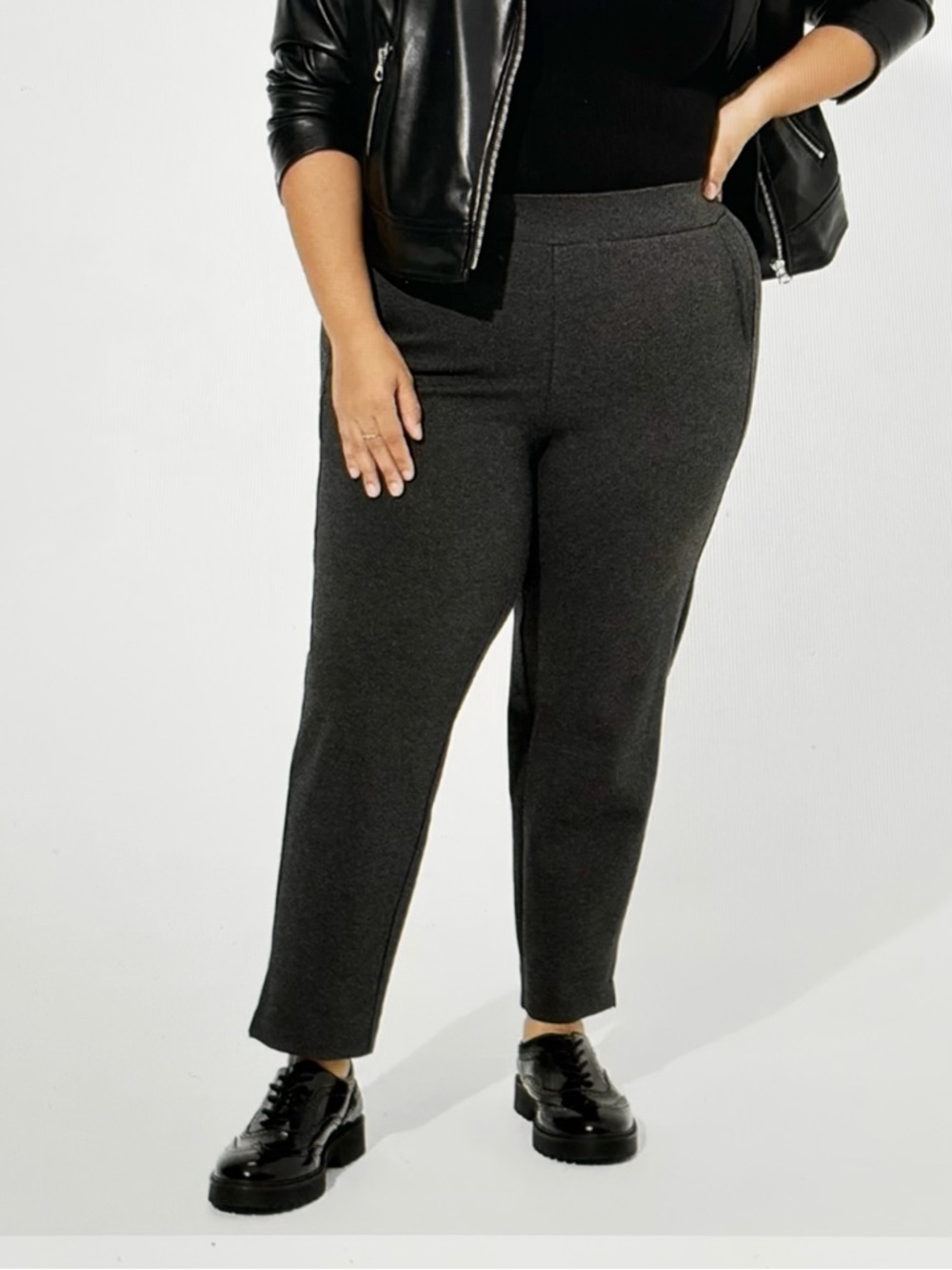 Torrid Pull-On Relaxed Taper Studio Luxe Ponte High-Rise Pant 1 1X 14-16 Gray